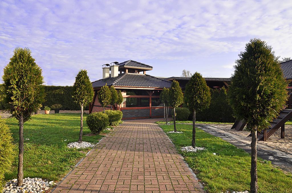 Ahotel Czechowice-Dziedzice Exteriör bild