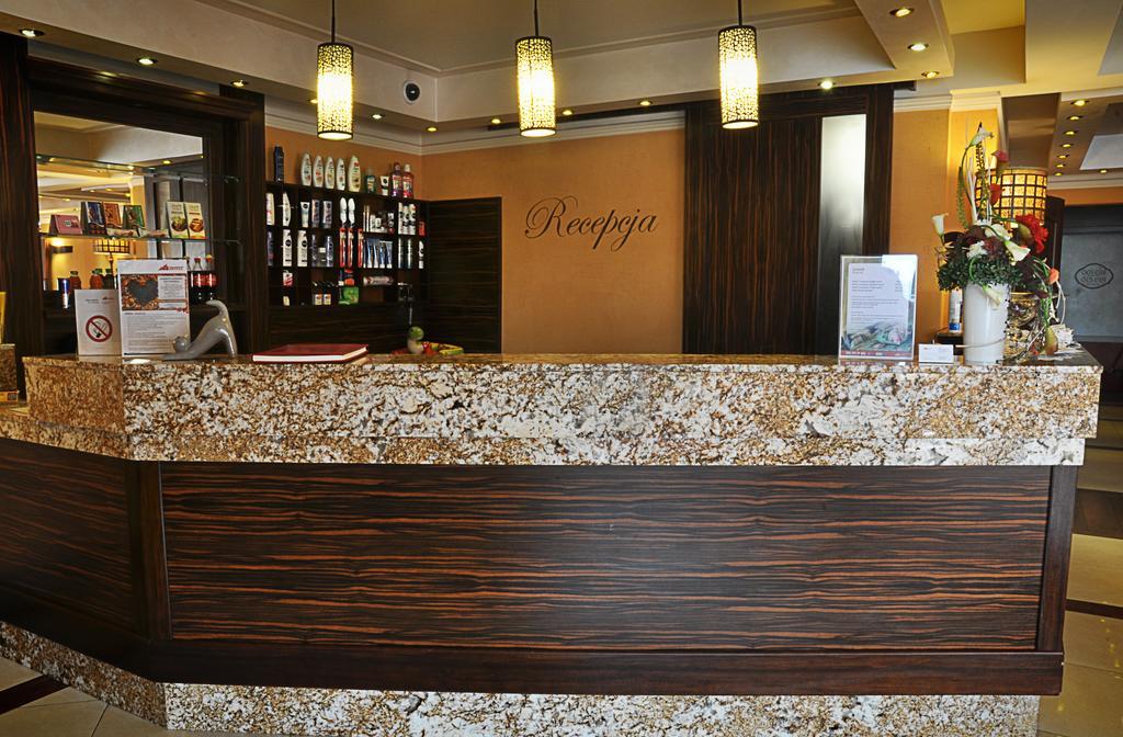 Ahotel Czechowice-Dziedzice Exteriör bild